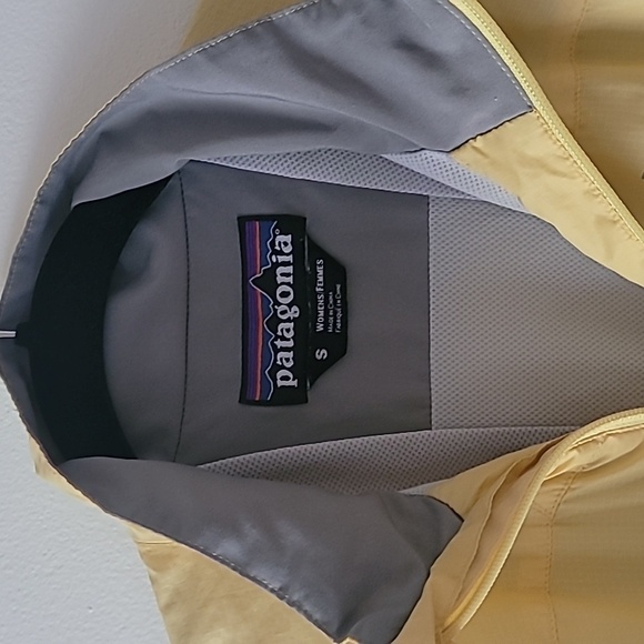 Patagonia Alpine Wind Jacket.‎ Yellow. Women's Size Small. - Picture 3 of 11